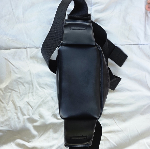 Essentials Black Men's Bag - Picture 5 of 5